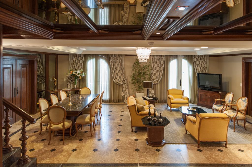 Hotel Tropical Manaus Exterior photo The interior of the Presidential Suite