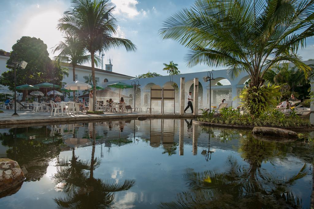 Hotel Tropical Manaus Exterior photo The main building of the zoo