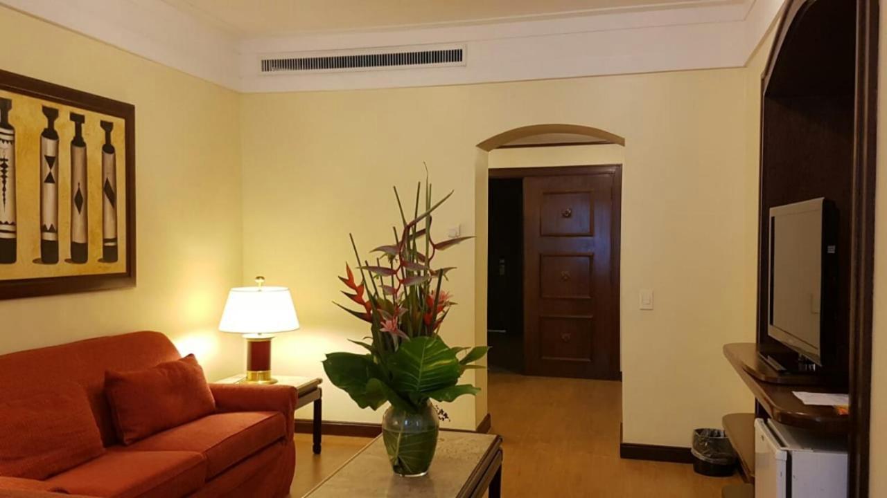 Hotel Tropical Manaus Exterior photo A suite at the hotel