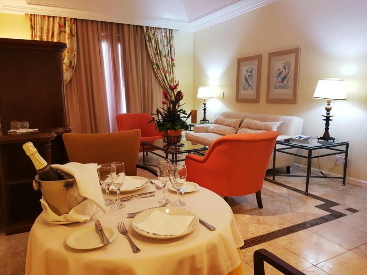 Hotel Tropical Manaus Exterior photo A suite at the Four Seasons Hotel, Madrid